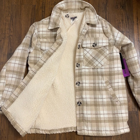 NWT Shacket - Picture 2 of 3